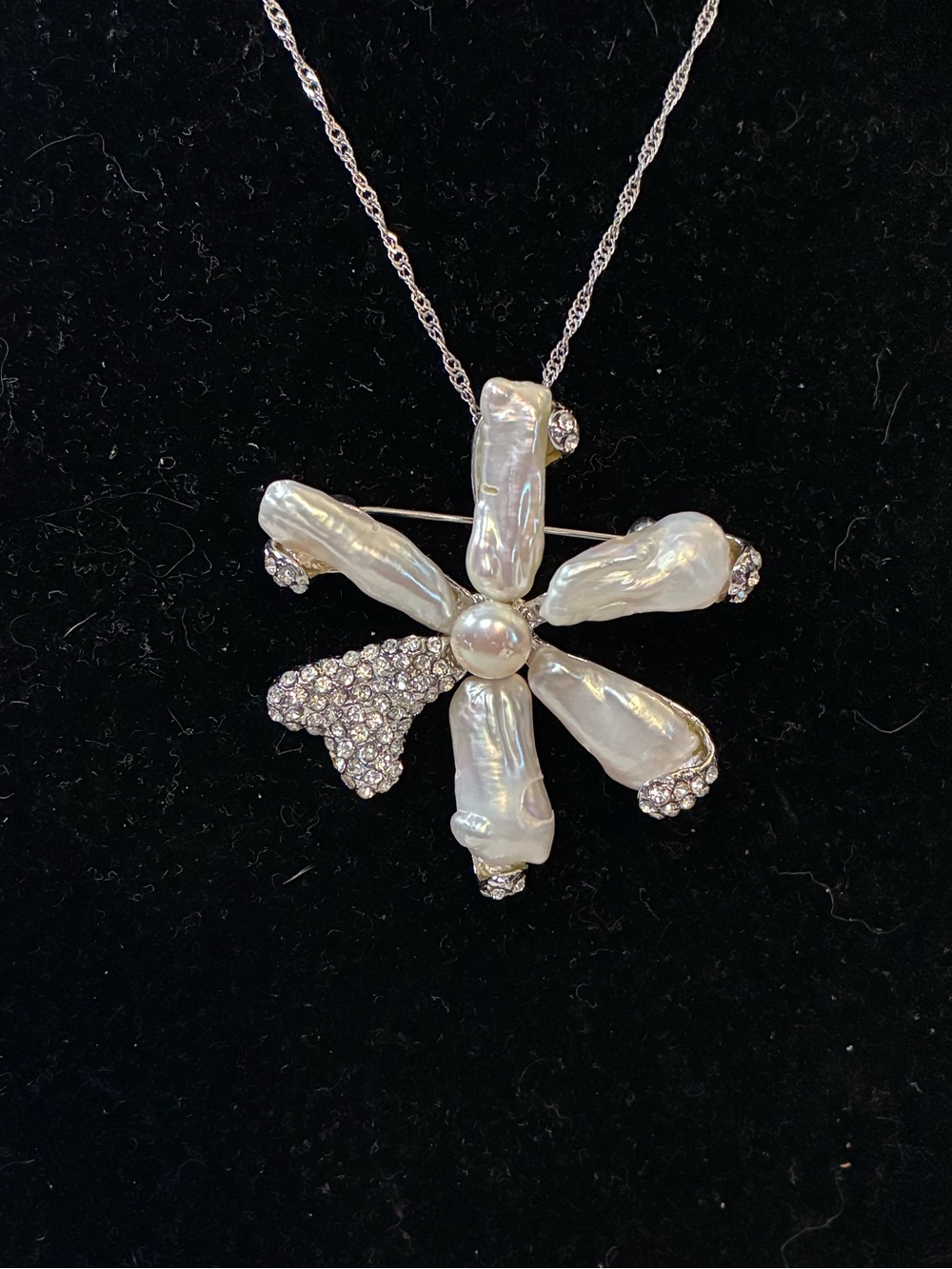 Elegant White Natural Pearl Flower Pendant Necklace/Brooch - Picture 7 of 7